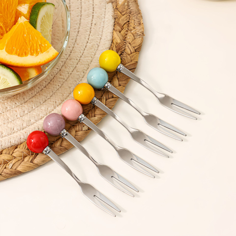 Porcelán gyümölcstál villával - May di, könnyű luxus retro stílus, 2025-ös bevezetés, gyümölcskosár