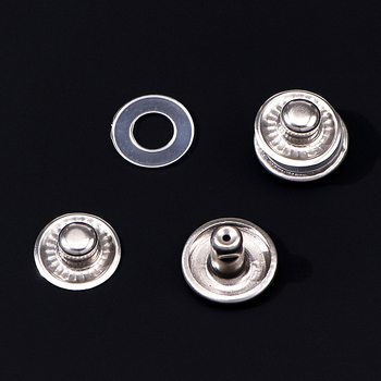 Найлонов бутон с очи и прозрачно пластмасова шайба – крепеж за палта и облекло