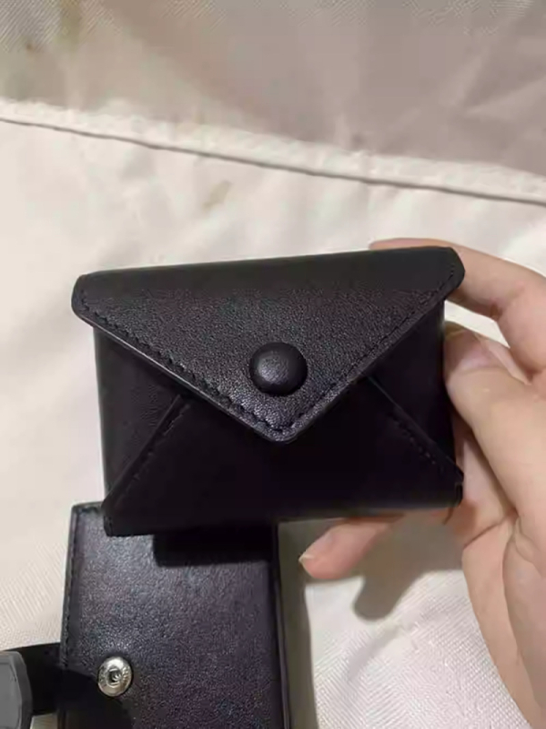 Novčanik u stilu kuverte, PU koža, dijagonalni crossbody remen, višeslojni držač kartica, lagan
