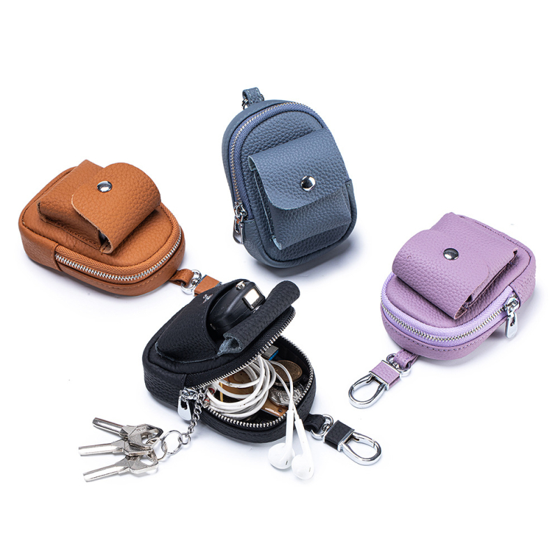 Μίνι τσαντάκι μέσης από γνήσιο δέρμα για κλειδιά και αξεσουάρ — μονόχρωμο σχέδιο, αστικός μινιμαλισμός, επένδυση από γνήσιο δέρμα, κυκλοφορία φθινοπωρινή 2025