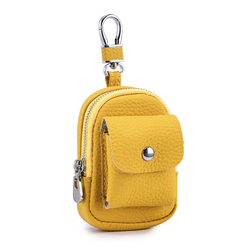 Μίνι τσαντάκι μέσης από γνήσιο δέρμα για κλειδιά και αξεσουάρ — μονόχρωμο σχέδιο, αστικός μινιμαλισμός, επένδυση από γνήσιο δέρμα, κυκλοφορία φθινοπωρινή 2025