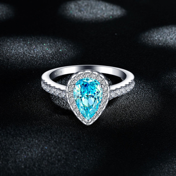 Prsteň zo striebra 925 s kapkovitým tvarom 8A zirkónom, 3,3 g, dizajn koruna-geometria