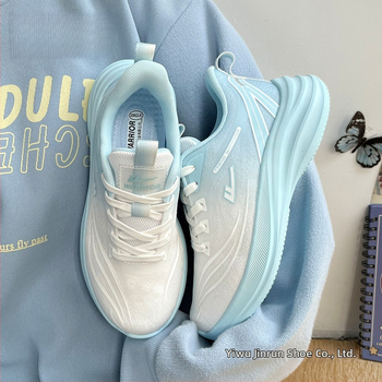 Moteriški lengvi kasdieniai sportbačiai su dirbtiniu pūku viršutiniu, EVA padas, raišteliai, žemas viršus