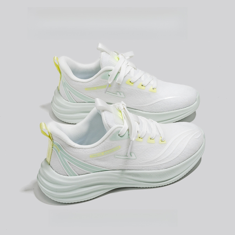 Moteriški lengvi kasdieniai sportbačiai su dirbtiniu pūku viršutiniu, EVA padas, raišteliai, žemas viršus