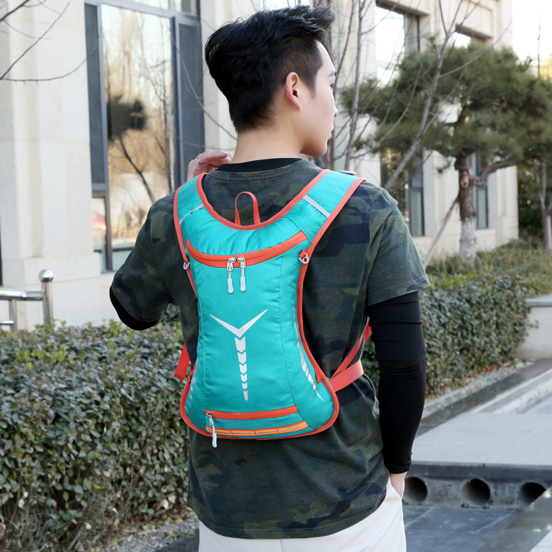 Nothing Rucsac pentru bicicletă montană – nylon impermeabil, respirabil, rezistent la uzură, bretele curbate, model geometric