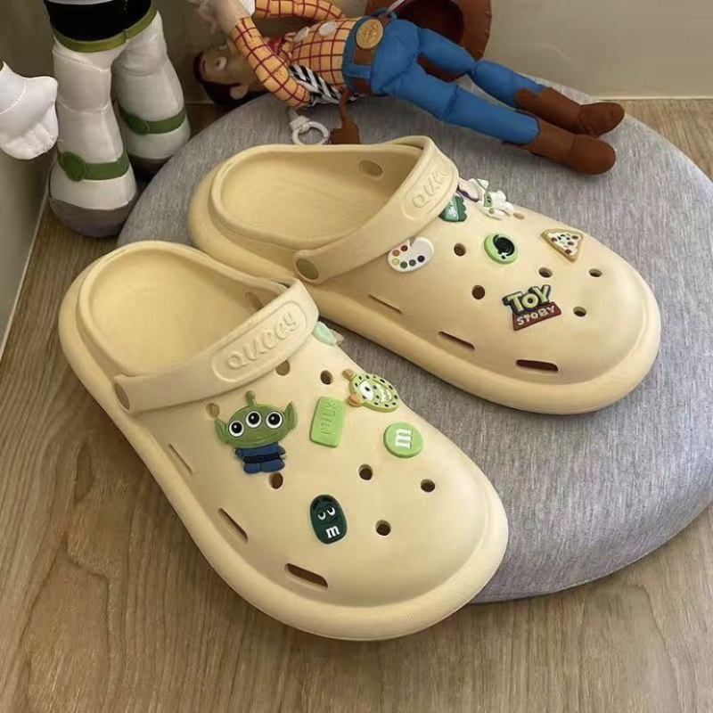 Slip-On klogai su gumine padu – lengvi, neslidūs, apvali nosis, pado storis ≤0,5 cm