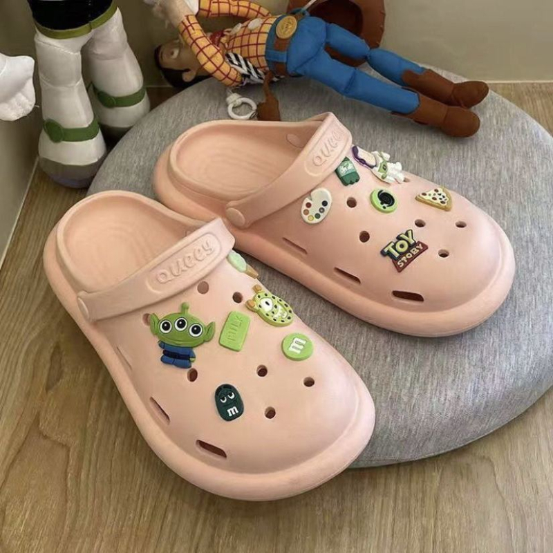 Slip-On klogai su gumine padu – lengvi, neslidūs, apvali nosis, pado storis ≤0,5 cm