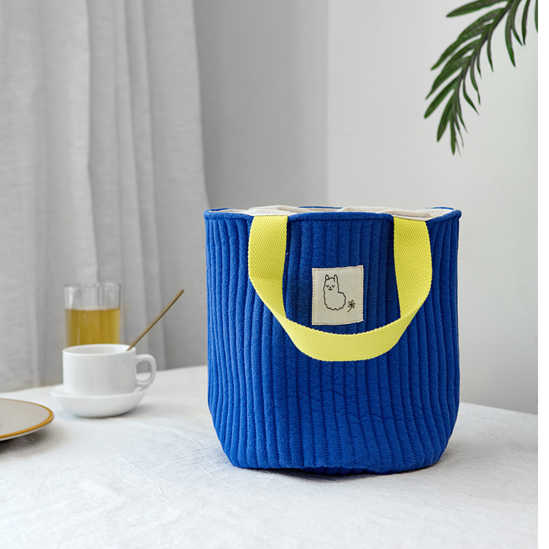 Ženska platnena crossbody torba, mala okrugla quiltirana torba s šnimom za zatvaranje i džepom za telefon