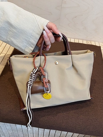 Nylon torba bucket stil s zatvaračem na zip, PU podstava, gradski minimalistički stil, s jednim ramenskim remenom, za svakodnevnu upotrebu, Zima 2025