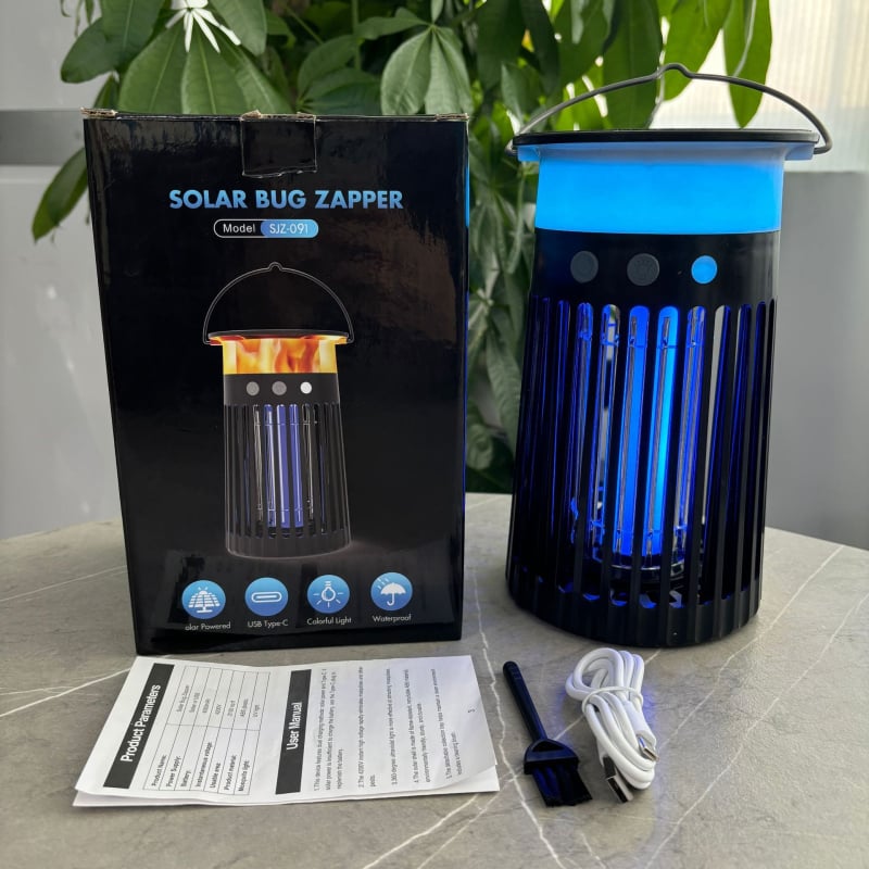 Napelemes szúnyogirtó lámpa UV-fénnyel csapdázó kivitel, kültéri használatra - Modell Sjz071, 5V, 2.5W, hengeres test, CE tanúsítvány