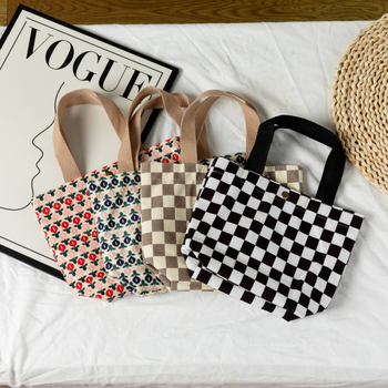 Corduroy vintage kézitáska ebédhez nőknek — horizontális négyszögletes forma, mágneszáras zárás, pamut bélés, városi stílus