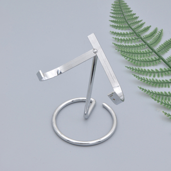 Suport metalic pentru ornamente din cristal, suport de expunere pentru grupuri de cristale și fosile, stil modern minimalist, finisaj electroplacat, personalizare disponibilă