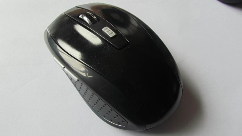 Bežična miška s 2,4 GHz povezivanjem, USB sučelje, 1200 DPI, 6 tipki, kompatibilna s prijenosnim računalima