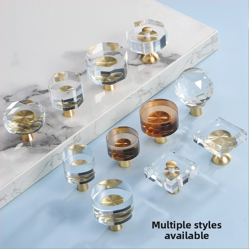 Λαβή ντουλαπιών από κρύσταλλο διαφανές με σώμα από καθαρό χαλκό, στερέωση με μία οπή; στυλ ελαφριάς πολυτέλειας; κατάλληλη για πόρτες ντουλαπιών, ντουλάπες και συρτάρια.