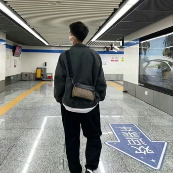 Vīriešu kameru plecu soma - PVC materiāls, brīvā laika ceļošanas stils, poliestera odere, 2018. gada pavasaris, ikdienas lietošanai