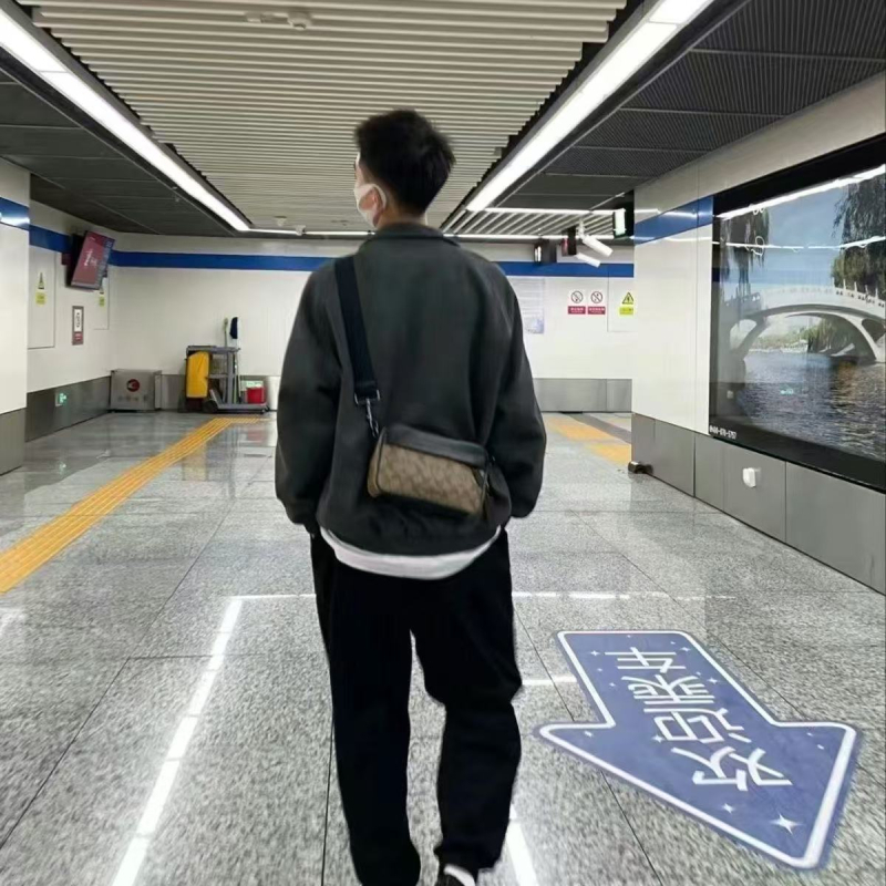 Vīriešu kameru plecu soma - PVC materiāls, brīvā laika ceļošanas stils, poliestera odere, 2018. gada pavasaris, ikdienas lietošanai