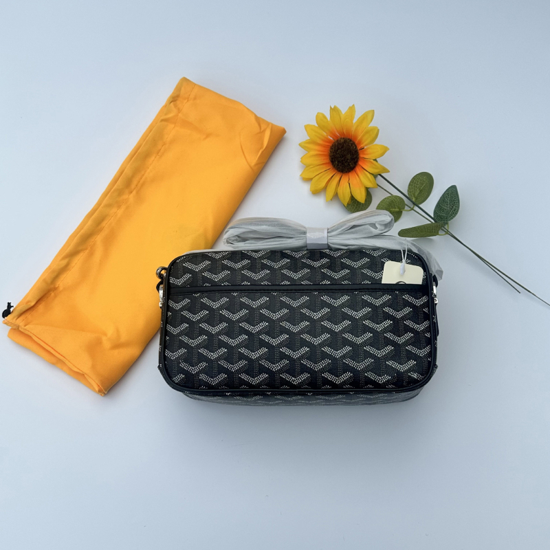 Кроссбоди чанта с геометричен модел, PVC материал, водоустойчива, извита презрамка, унисекс (PVC; геометричен модел; водоустойчива; извита презрамка; унисекс)