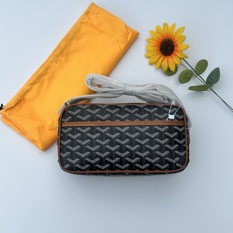 Кроссбоди чанта с геометричен модел, PVC материал, водоустойчива, извита презрамка, унисекс (PVC; геометричен модел; водоустойчива; извита презрамка; унисекс)