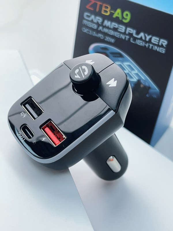 A8-A18 Autós Bluetooth lejátszó PD 3.1A töltő, két USB, FM adó, Monokróm kijelző