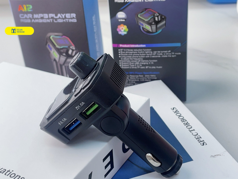 A8-A18 Autós Bluetooth lejátszó PD 3.1A töltő, két USB, FM adó, Monokróm kijelző