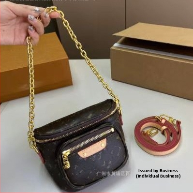 Denimová crossbody taška so zipsom, tvar vankúša, dvojitý popruh a vrecko na telefón — mestský štýl