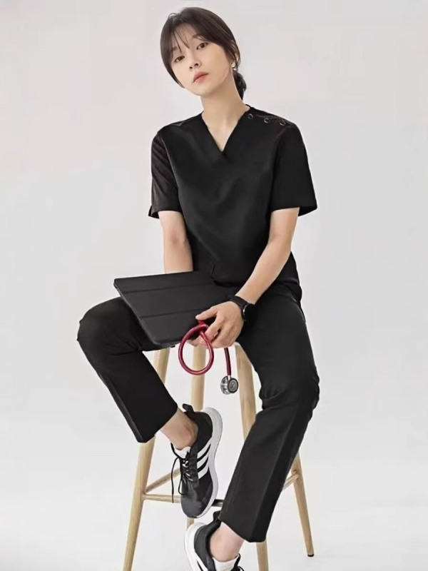 Unisex medicinski scrubs kratkih rukava s V‑dekolteom, poliester 90–95%, antistatički