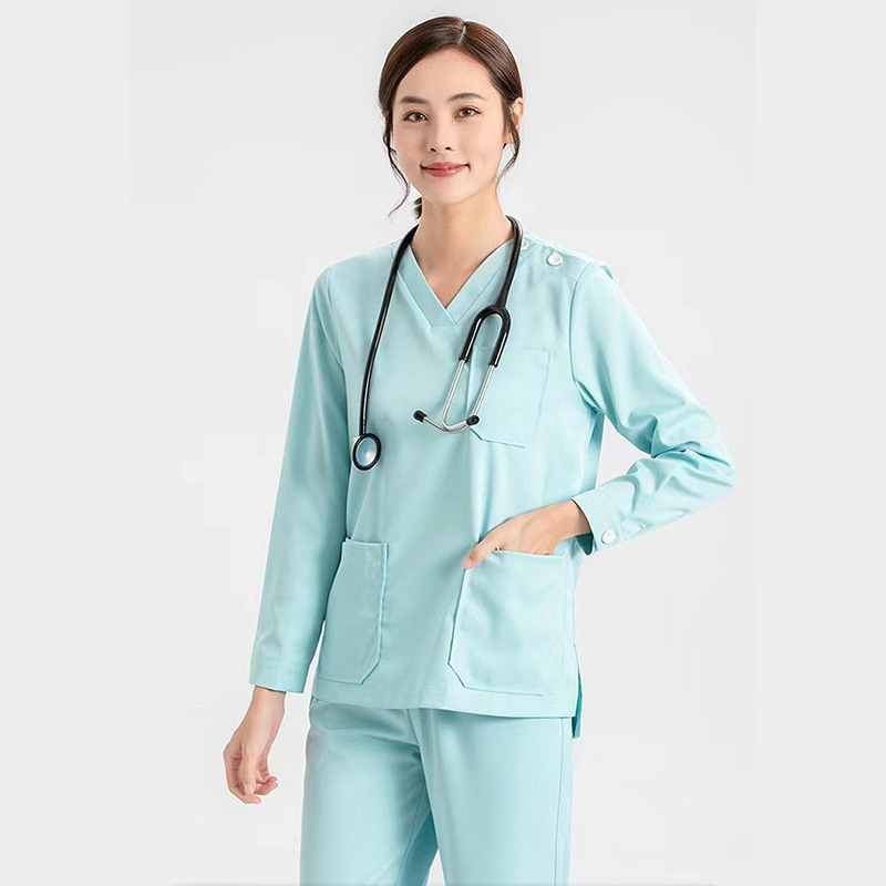Дамски медицински работен костюм, две части: памук 95%+, къс ръкав риза и панталони, полуотворена яка, средна дължина