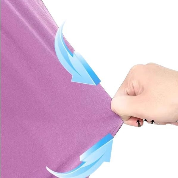 Унисекс комплект медицински облекла: горнище с къс ръкав и панталони, V-образно деколте; бързосъхнеща смес полиестер/памук (50–70% памук); подходящ за лято, пролет и есен.