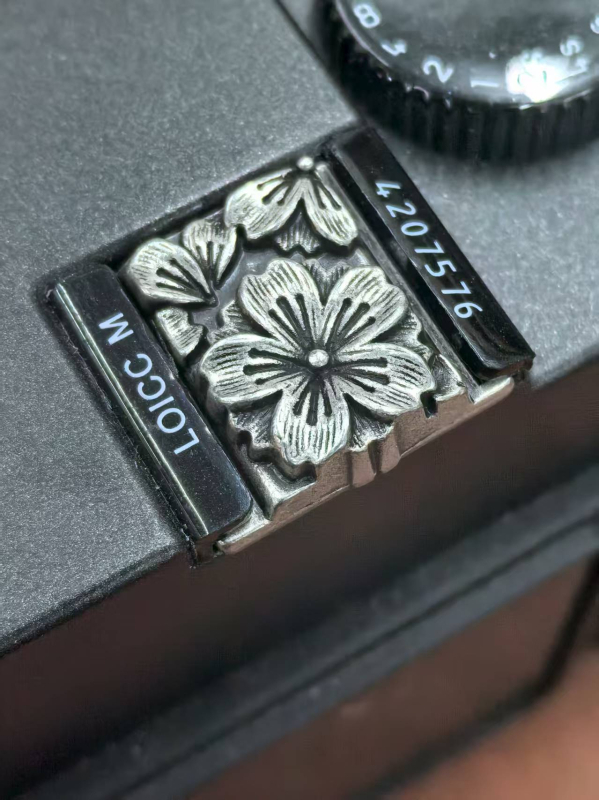 Kapa za hot shoe kućicu fotoaparata, kompatibilan s Leica, Fuji, Nikon, Canon, Sony i Ricoh GR, s univerzalnim navojem, zaštita od prašine, OEM obrada, u prozirnoj ZIP vrećici