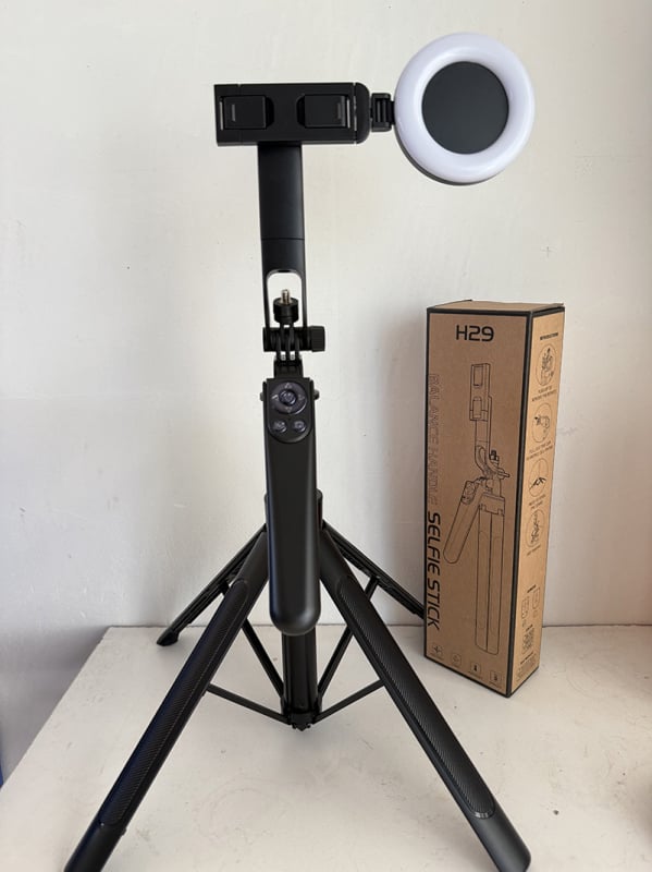 H29 Četru kāju tiešraides statīvs no ABS un alumīnija sakausējuma, universālais tālruņa turētājs, Bluetooth tālvadības pults, attēla stabilizācija, LED apgaisojums