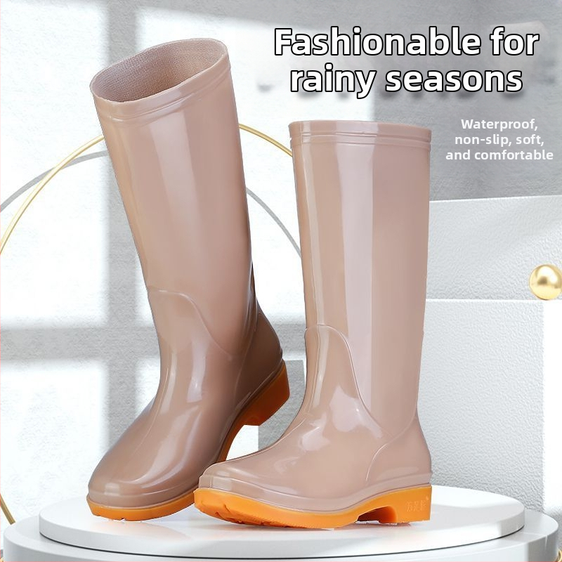 Moteriški PVC lietaus batai, aukštas viršutinis, žemas kulnas 1-3 cm, storas padas, neslidūs, užsegimas slip-on