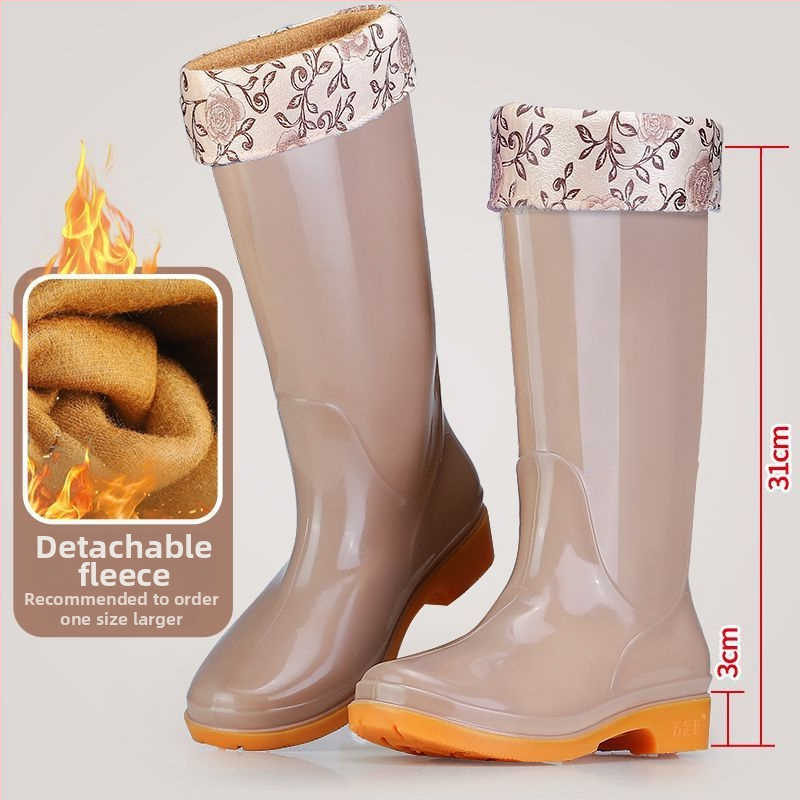 Moteriški PVC lietaus batai, aukštas viršutinis, žemas kulnas 1-3 cm, storas padas, neslidūs, užsegimas slip-on