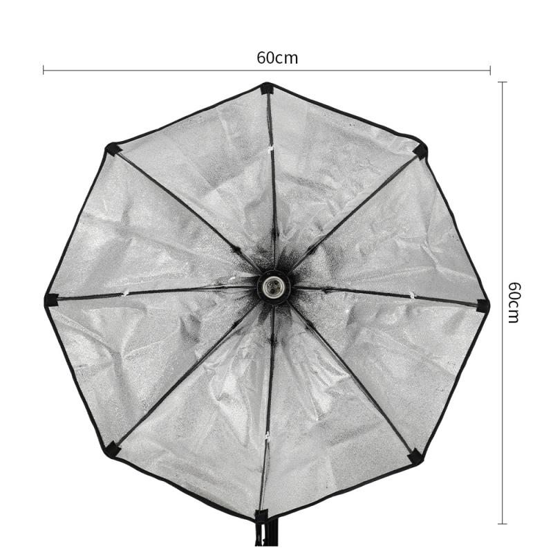 Fotografijos apšvietimo komplektas su skėtį primenančiu softbox ir greitu viengubos lempos galvos tvirtinimu; Modelis SHB-001; Medžiagos: Oxford krepšys; Komplektuose: softbox, minkšta audinys, krepšys; CE sertifikatas; Svoris 0.7 kg