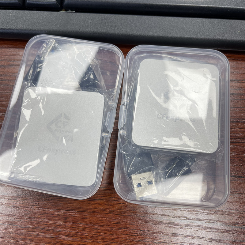 Cititor CFexpress pentru Type A/B, USB 3.1 Type-C, Carcasă CNC din aluminiu, Extern, 60 g