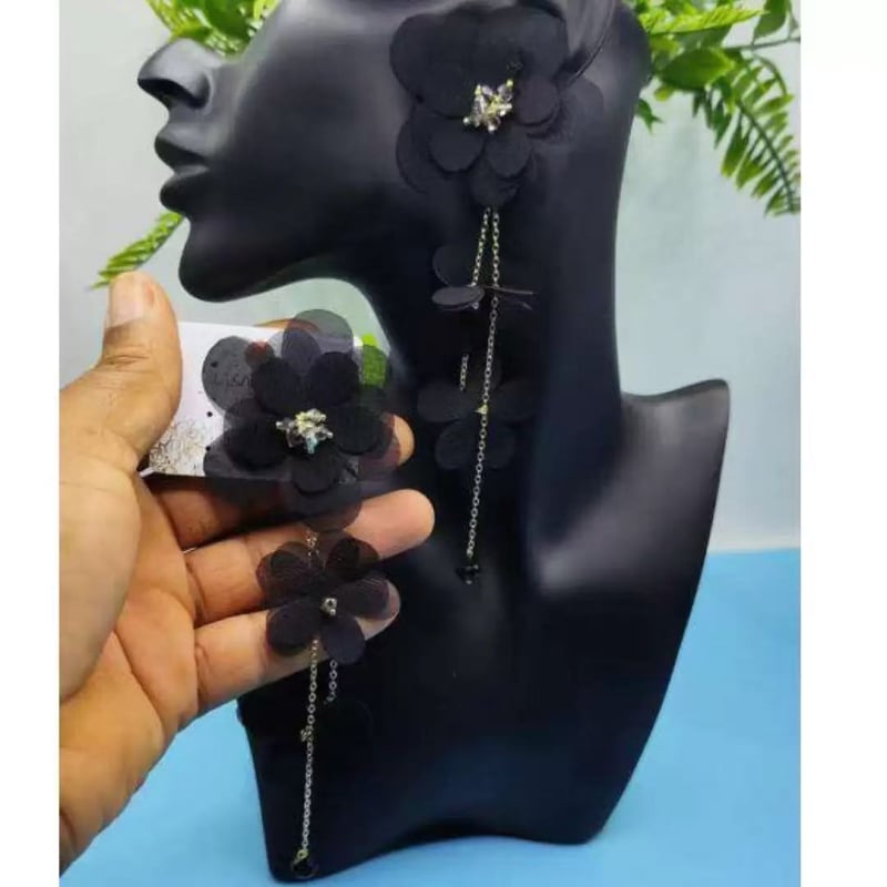 Ръчно изработени тъкани цветя обеци с кристални акценти, форма цвете/лист/геометрия, лято 2025