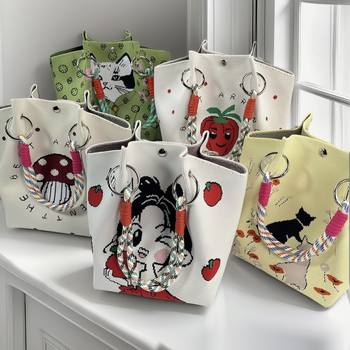 Moteriška megzta ovali cilindrinė rankinė bucket (Poliesteris; cilindrinė forma; magnetinis užsegimas; pamušalas poliesteris)