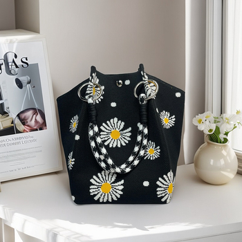 Moteriška megzta ovali cilindrinė rankinė bucket (Poliesteris; cilindrinė forma; magnetinis užsegimas; pamušalas poliesteris)