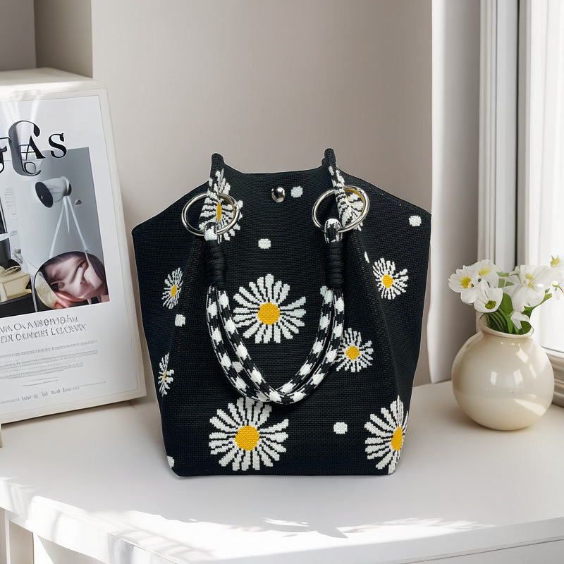 Moteriška megzta ovali cilindrinė rankinė bucket (Poliesteris; cilindrinė forma; magnetinis užsegimas; pamušalas poliesteris)