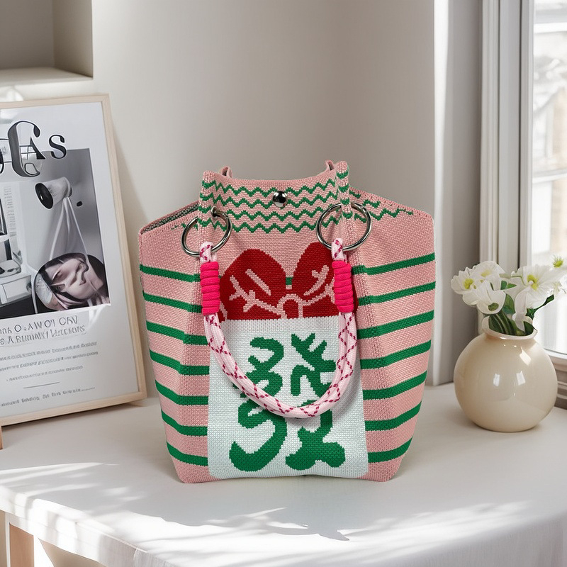 Moteriška megzta ovali cilindrinė rankinė bucket (Poliesteris; cilindrinė forma; magnetinis užsegimas; pamušalas poliesteris)