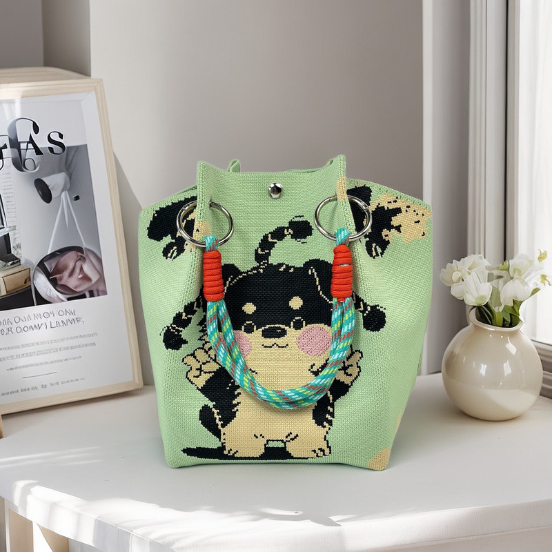 Moteriška megzta ovali cilindrinė rankinė bucket (Poliesteris; cilindrinė forma; magnetinis užsegimas; pamušalas poliesteris)