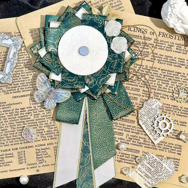 Broš, mješavina materijala; ručna izrada, crtani stil; oblik luka, crtani likovi i list; ugradni jade; porijeklo: Dongguan