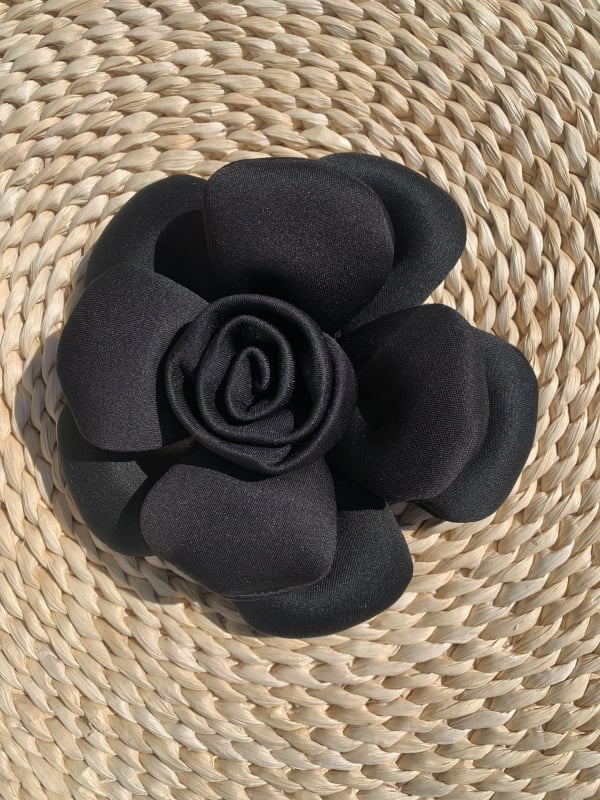 Corsage – poliészter virág, uniszex alap stílus, Litvi márka, nyár 2025