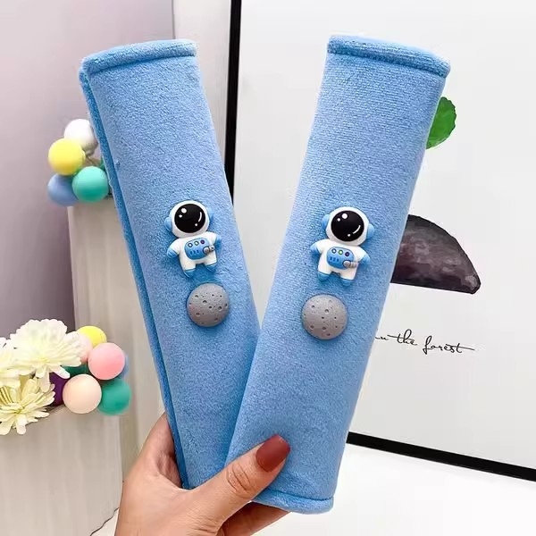 Autós öv vállvédő – Cartoon Dingdang Cat, meghosszabbított hossz, poliészter, szorítás elleni védelem, logó nyomtatás elérhető