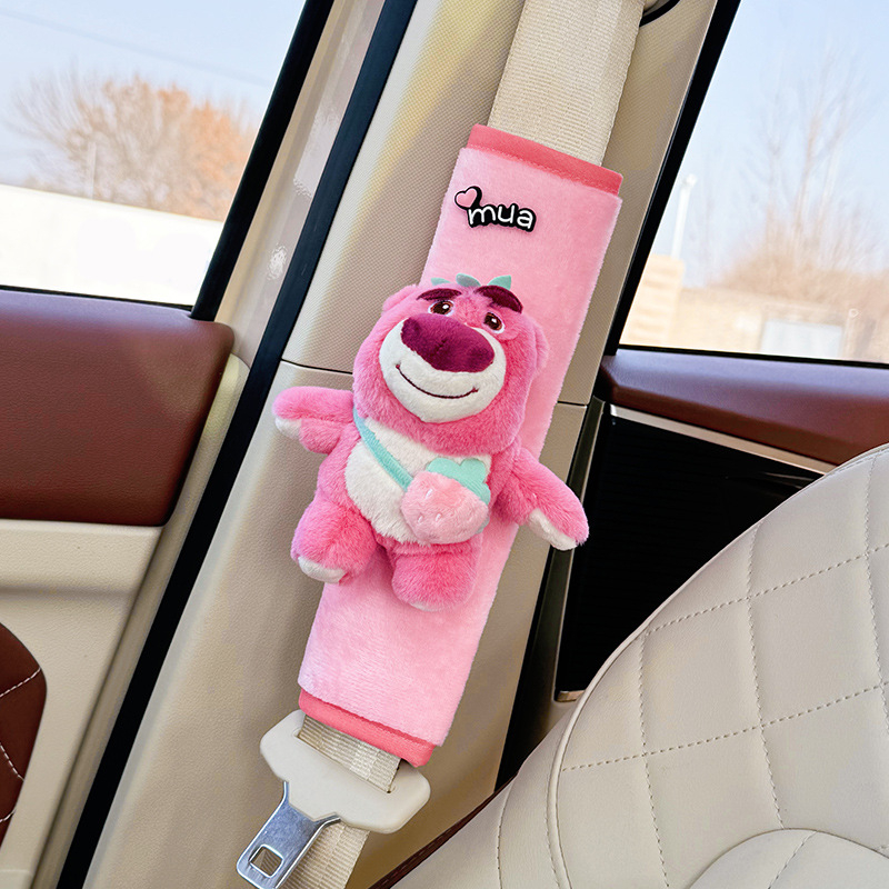 Κάλυμμα ώμου ζώνης ασφαλείας αυτοκινήτου, με σχέδιο αρκουδάκι φράουλα, βελούδινο υλικό, μοντέλο 2024, για γυναίκες