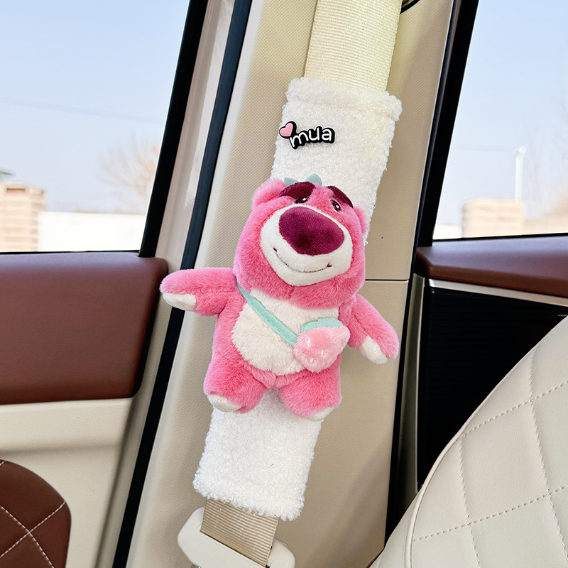 Κάλυμμα ώμου ζώνης ασφαλείας αυτοκινήτου, με σχέδιο αρκουδάκι φράουλα, βελούδινο υλικό, μοντέλο 2024, για γυναίκες