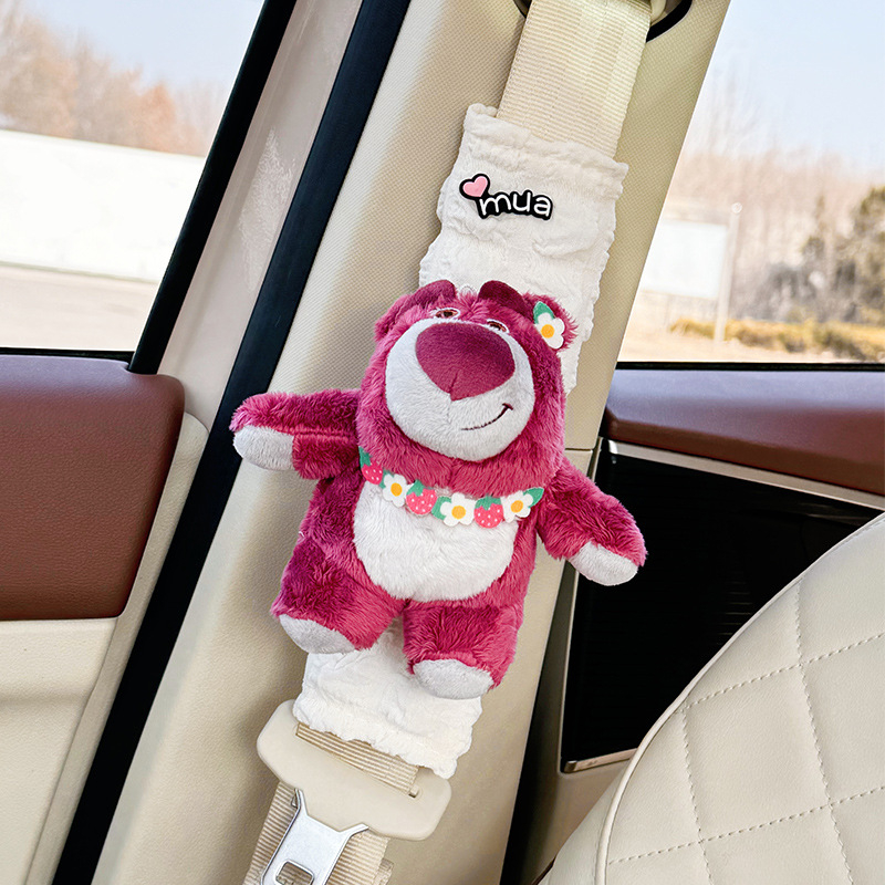 Κάλυμμα ώμου ζώνης ασφαλείας αυτοκινήτου, με σχέδιο αρκουδάκι φράουλα, βελούδινο υλικό, μοντέλο 2024, για γυναίκες