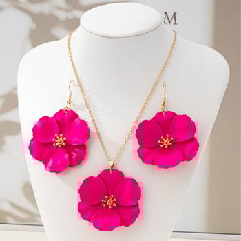 Fülbevaló és nyaklánc készlet – fém, keresztezett lánc, virágos növényi mintázat, hideg és távolságtartó stílus, 2025 nyár