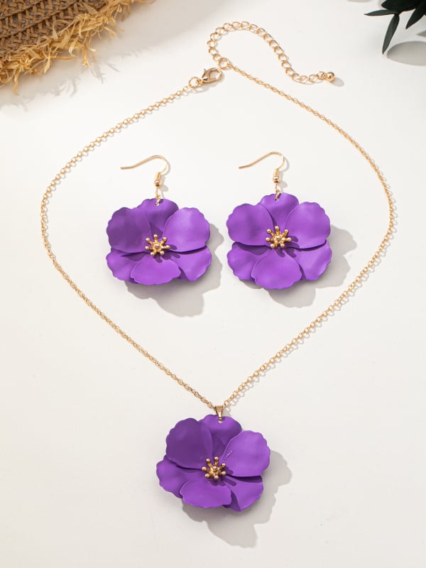 Fülbevaló és nyaklánc készlet – fém, keresztezett lánc, virágos növényi mintázat, hideg és távolságtartó stílus, 2025 nyár