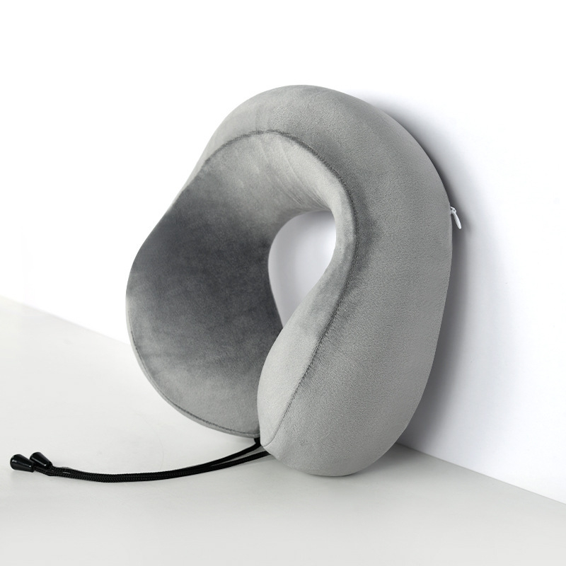 Memóriás hab U‑alakú utazó nyakpárna belsővel, Crystal velúr huzattal, felnőtteknek