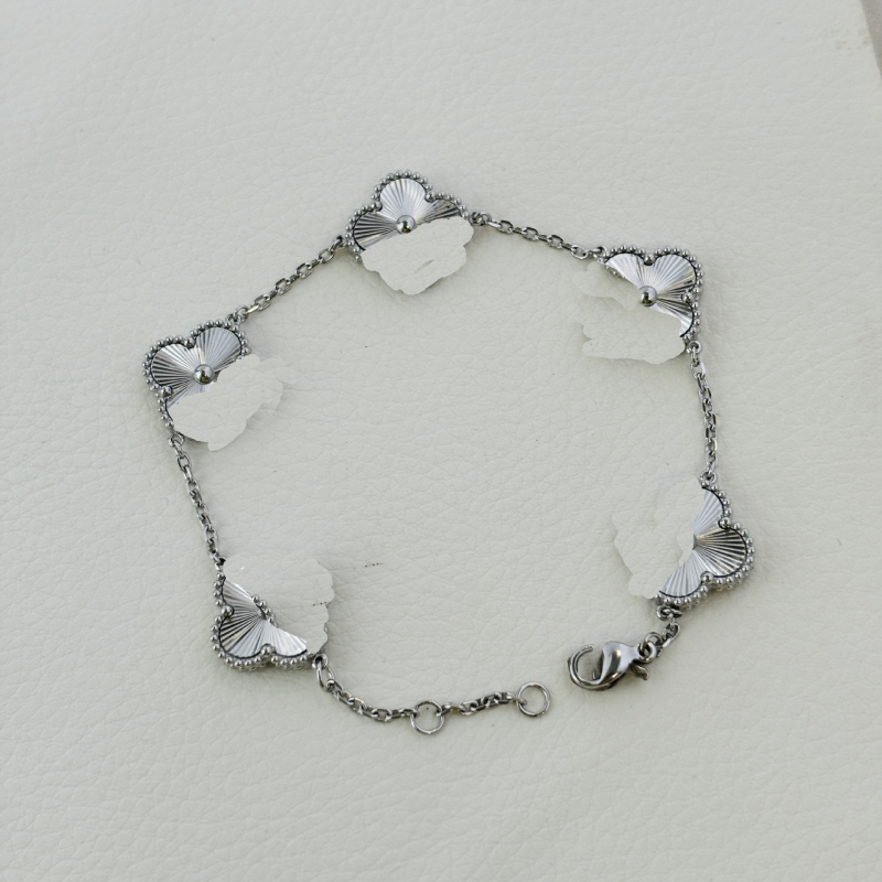Set nakita od nehrđajućeg čelika za žene: naušnice, ogrlica i narukvica; ogrlica s O-vezicom; privjesak od titan čelika; motiv biljaka i cvijeća; lagani luksuzni stil